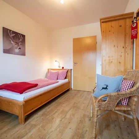 ゲストハウス Gaestehaus Alpenhorst オーベルストドルフ