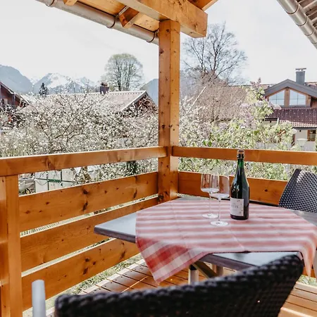 Gaestehaus Alpenhorst ゲストハウス 3*